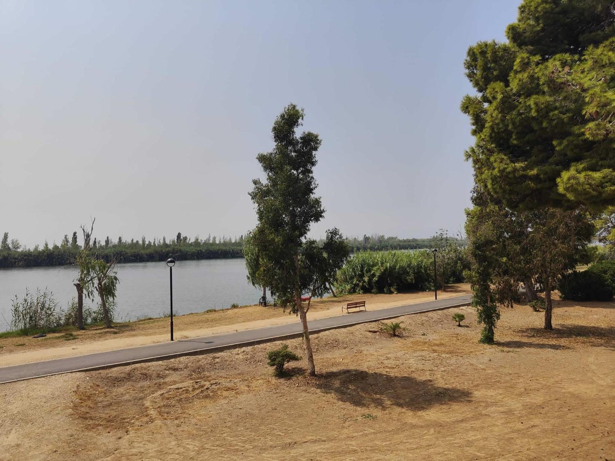 Faro Del Delta Apartment Deltebre Bagian luar foto